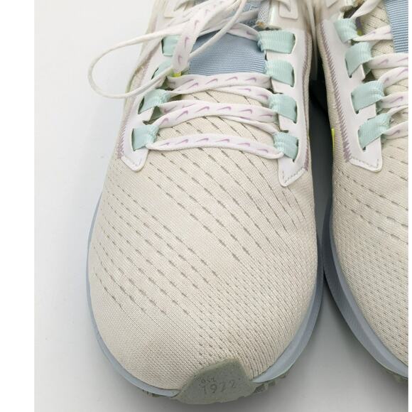 Nike Air Zoom Pegasus 38 Summit White Volt DH6507-111 Women's size US8.5 EU40 - Picture 11 of 12